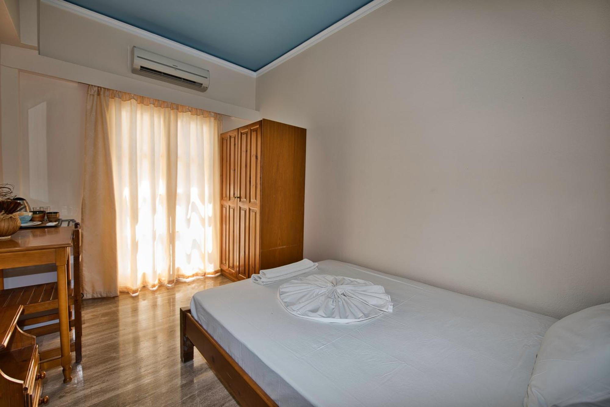Villa Nikos Karamolegkos Kamari Kültér fotó