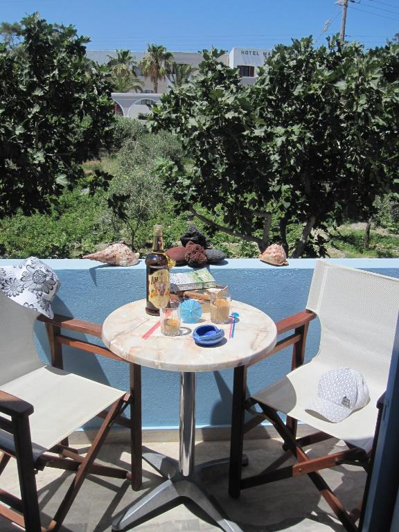 Villa Nikos Karamolegkos Kamari Kültér fotó