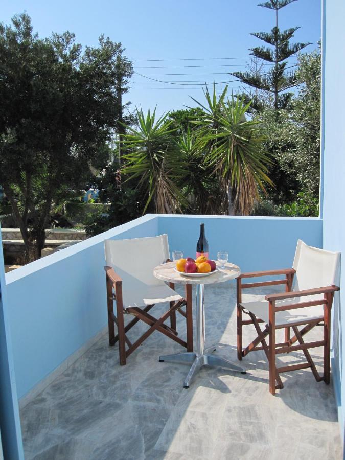 Villa Nikos Karamolegkos Kamari Szoba fotó